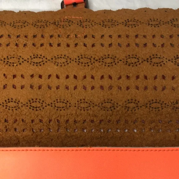 AMERICAN EAGLE OUTFITTERS bright fluorescent Orange clutch bag. - Picture 5 of 10